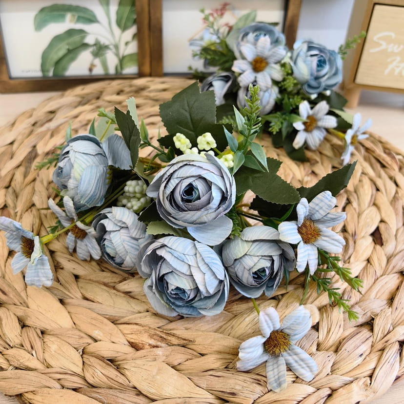 Искусственные цветы в Вологде | Цветы искусственные «Камелии с мелкоцветом», голубые, букет
